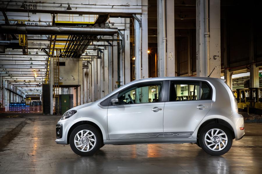  Volkswagen up! Connect 2017 года  (LA) (фото 13 из 19)
